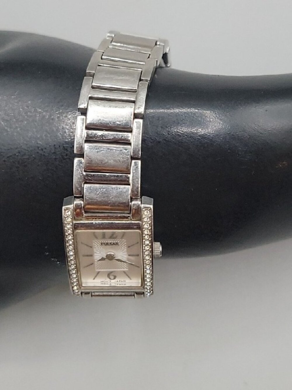 Vintage Pulsar Ladies Watch 1N00 X265 Silvertone Rectangle Link Band Rhinestones - Picture 6 of 14